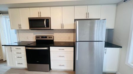 For Lease - 160 ROCHEFORT Street Unit# B-3, Kitchener, Ontario - Photo 3