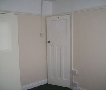 3 bedroom House To Let - Photo 3