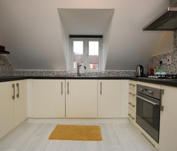 1 bedroom coach house to rent - Photo 3