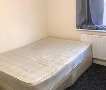 4 bedroom house to rent - Photo 1
