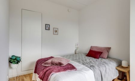 Lys og rummelig to værelses seniorbolig med fællesskab og god udsigt - Photo 3