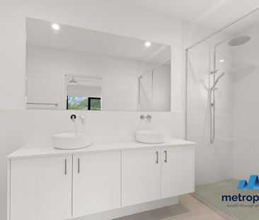 NEWLY BUILT CONTEMPORARY HOME - Photo 6