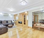 5 bed Detached House for Rent - Photo 1