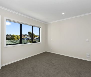 Stylish Inner City Living - Photo 4