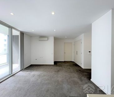 Modern unit located in ultra convenient location for lease now! - Photo 3