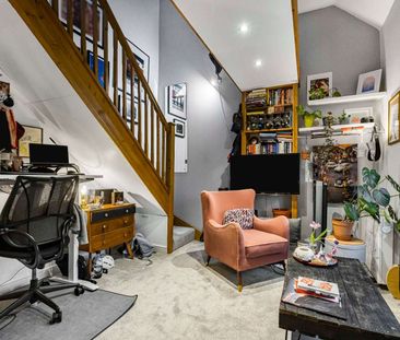 One bedroom mezzanine apartment with off street parking and communa... - Photo 3