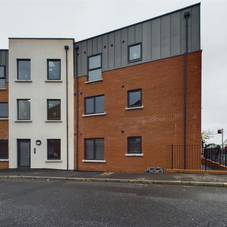 2 Bed, 124 Avoniel Road, Belfast, BT5 4SG - Photo 1