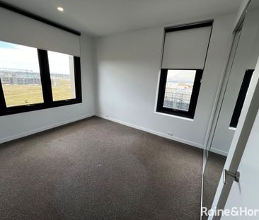 Splendid 2Br Top Floor Lancaster Apartment in Williams Landing! - Photo 4