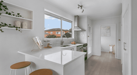 3 Bedrooms Family Home in Sunnynook - Photo 2