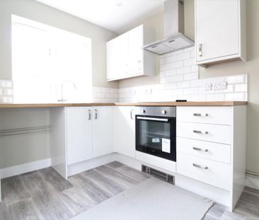 2 bedroom townhouse to rent - Photo 4