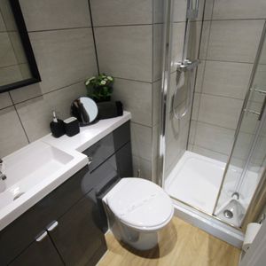 Studio Flat, West Point, M16 - Photo 3