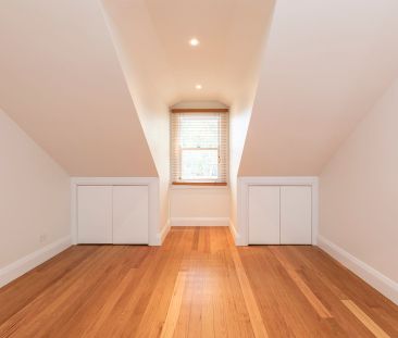 Charming Two Bedroom Home - Photo 5