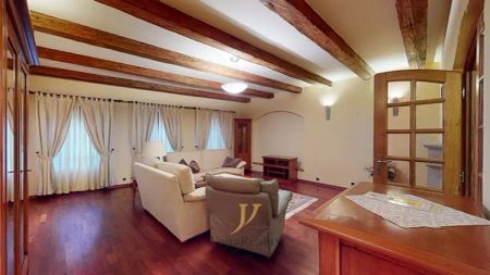 Pronájem, Atypický byt s komerčními prostorami, 360 m - Fotografie 2