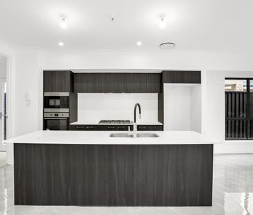 Young Luxury Home - Photo 4