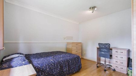 4 bedroom terraced house to rent - Photo 2