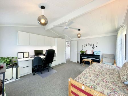 Partly Furnished 4-Bedroom Home - Photo 4