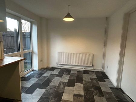 2 bedroom semi-detached house to rent - Photo 2