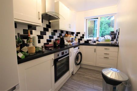 Bardon Walk, Woking - 1 bedroomProperty for lettings - Seymours - Photo 4