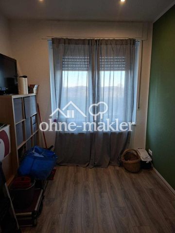 Haus im Haus - Sanierte 4,5 Zimmer Wohnung mit Einfamilienhaus Flair - Photo 2