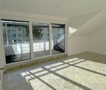 Sehr helle 2-Zimmer Dachgeschosswohnung in ruhiger Lage - Photo 2