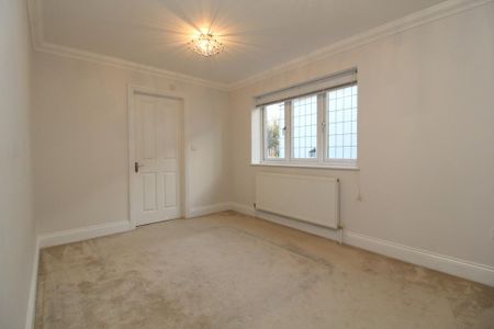 4 bedroom detached house to rent - Photo 4