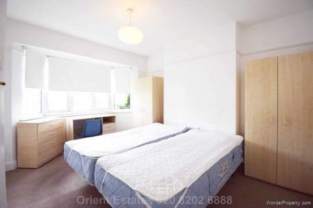 3 bedroom property to rent in London - Photo 5