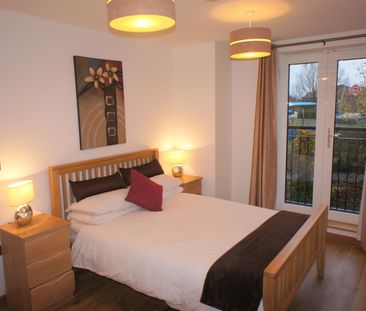 Felsted, Caldecotte Lake, Milton Keynes, MK7 - Photo 2