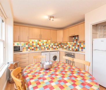 3 bedroom flat to rent - Photo 6