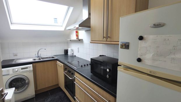 2 bed flat to rent - Photo 1