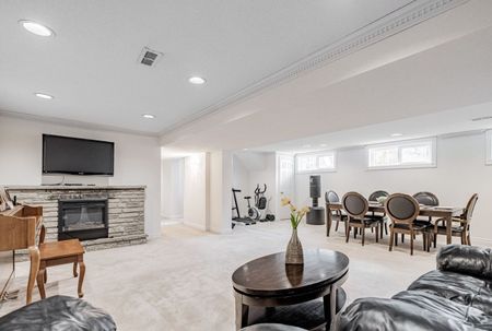 For Lease - 5 Parmbelle Crescent, Toronto, Ontario - Photo 2