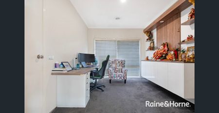 Stunning 4-bedroom house in the heart of Berwick! - Photo 4