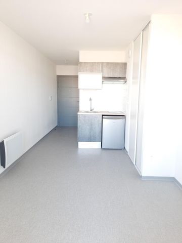 Location Appartement 1 pièce 18m² NIMES 30000 - Photo 3