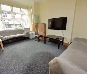 4 Bed - 5 Newport Mount, Headingley, Leeds - LS6 3DB - Student - Photo 1