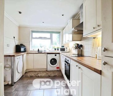 Cardiff Road, Taff's Well, Rhondda Cynon Taf, CF15 - Photo 4