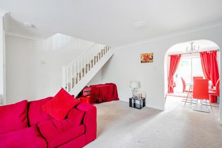 3 bedroom semi-detached house to rent - Photo 2