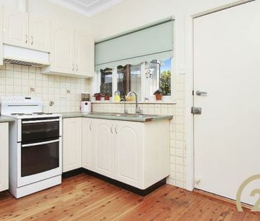 Well Presented&comma; Three Bedroom Family Home&excl; - Photo 2