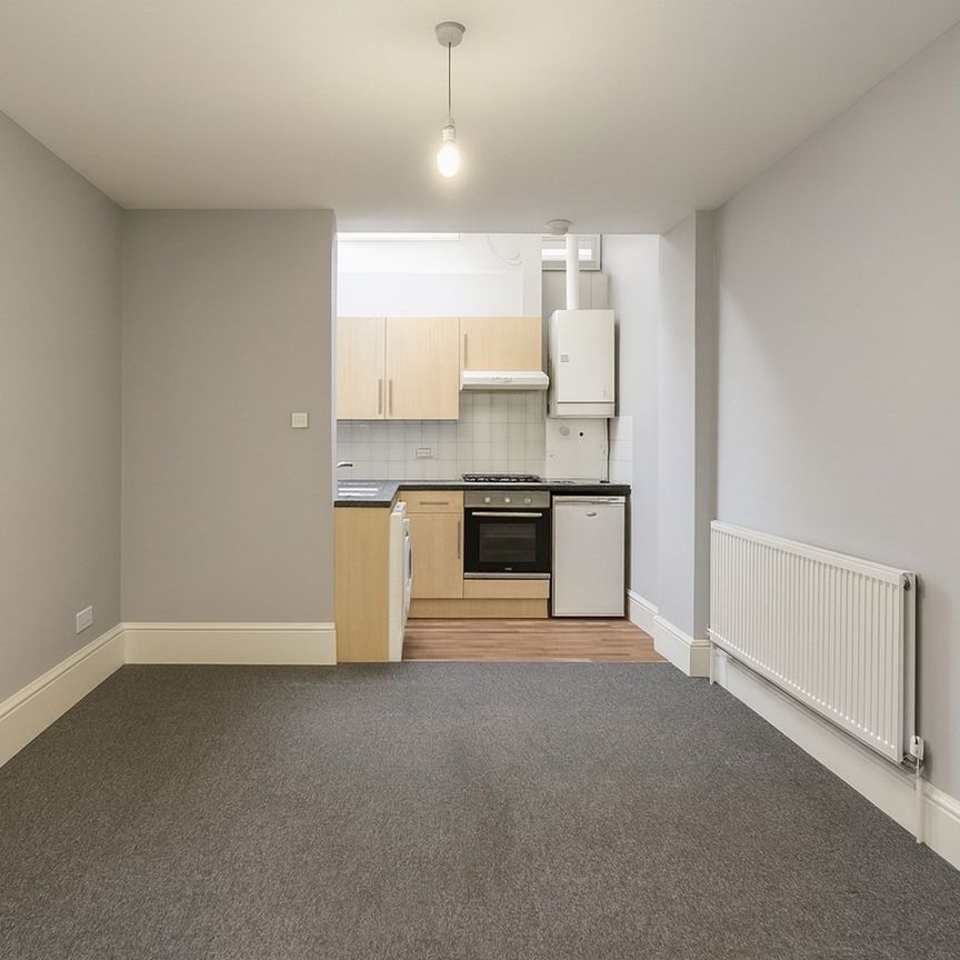 1 Bed Flat, Camberwell Road, SE5 - Photo 1