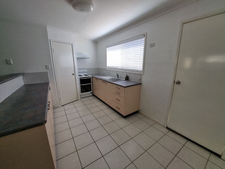 For Rent - Tidy and Spacious Two Bedroom Unit&period; - Photo 3