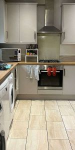 🛍️🥂Close To Retail Park💰💳 Room 3 - Photo 3