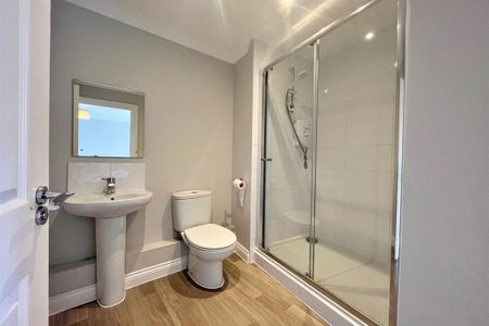 2 bedroom flat to rent - Photo 4