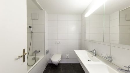 4.5 Zimmer, 111 m², 1. Stock - Photo 4