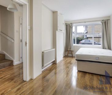 5 bedroom townhouse to rent - Photo 2