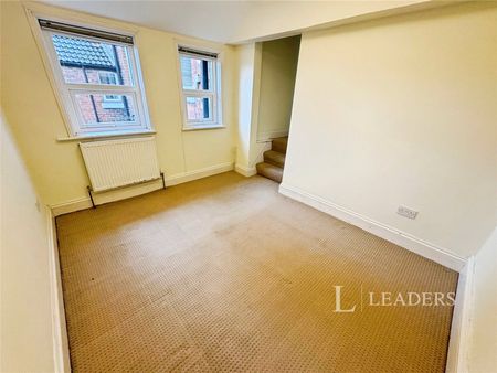 2 bedroom apartment to rent South Parade, Skegness, Lincolnshire, PE25 - Photo 2