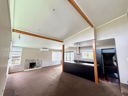 23 Gill Avenue, Te Atatu Peninsula, Auckland - Photo 5