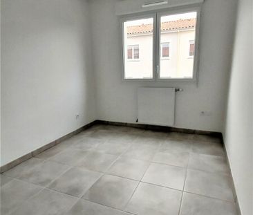 Location Maison 4 pièces 77m² PINS JUSTARET 31860 - Photo 1