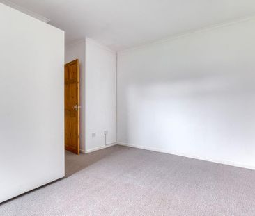 3 bedroom semi-detached bungalow to rent - Photo 5