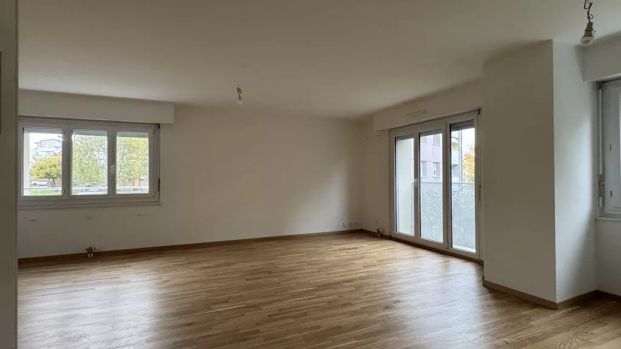Logement rénové de 3.5 pièces au 1er étage - Foto 1