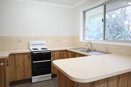 3 BEDROOM HOUSE IN GOONELLABAH - Photo 4