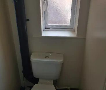 5 Bedroom Non Ensuite - Photo 4