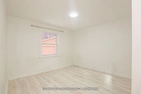 66 Corby Crescent - Photo 3